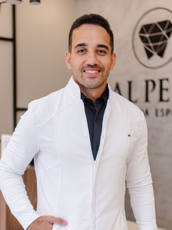 Dr. Guilherme Barbosa, Cirurgião Oral CRO/MS 5846 — Oral Person Campo Grande